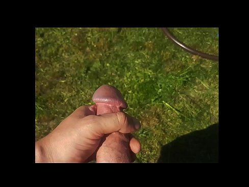 ❤️ Hottie krijt har rôze kut neukt en komt mei in spuit yn in simmertún Porno by ús fy.teatroporno.ru ❤