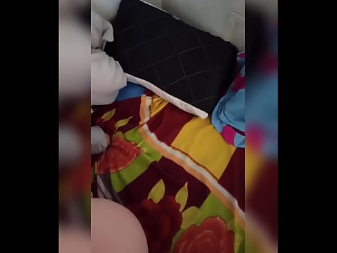 ❤️ Myn keamergenoat bliuwt allinnich thús want har man giet op fakânsje en ik nim de kâns oan om har te neuken en har kont fol mei molke Porno by ús fy.teatroporno.ru ❤